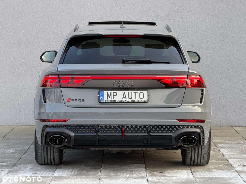 Audi RS Q8 - 6