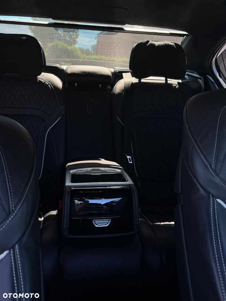BMW Seria 7 750i xDrive - 29