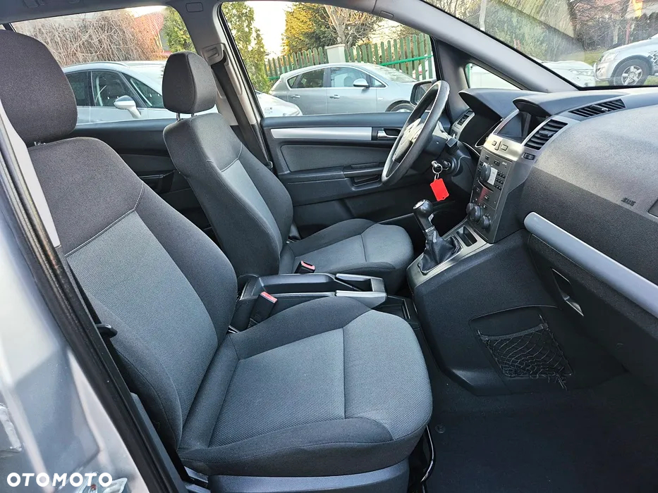 Opel Zafira 1.8 Cosmo - 40