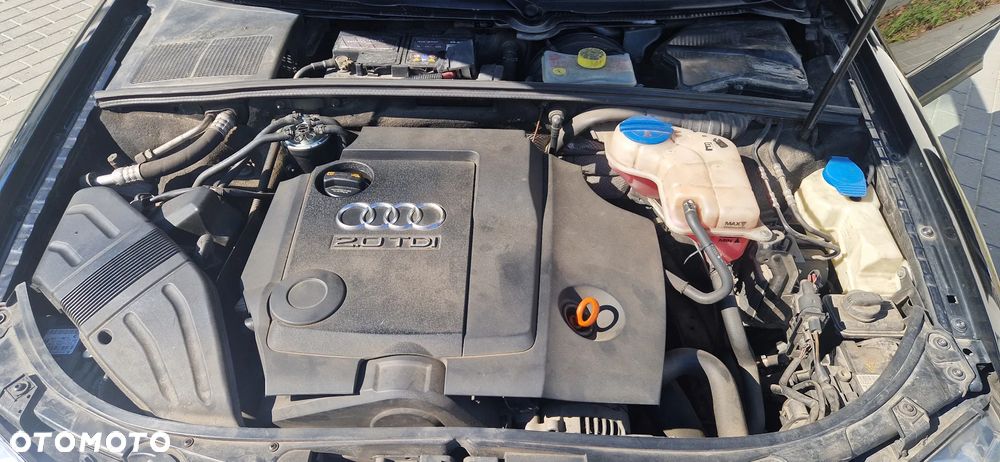 Audi A4 Limousine - 8