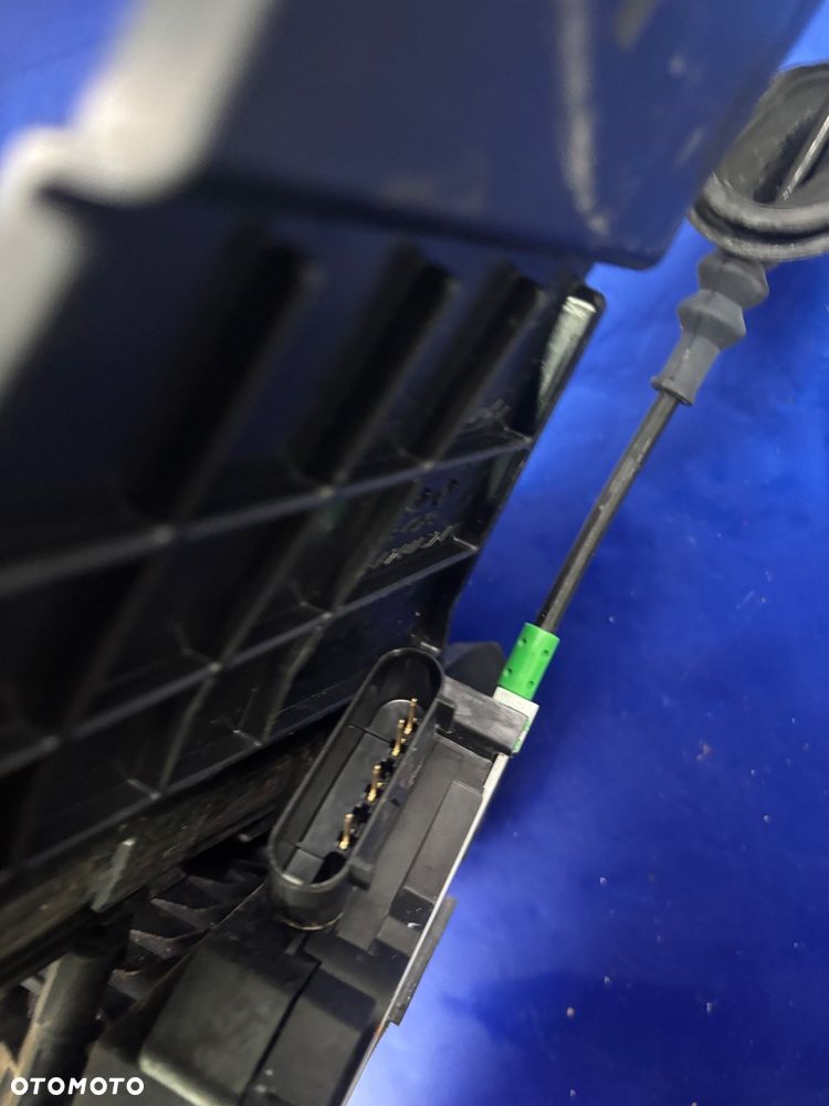 FORD FIESTA MK7 ZAMEK PRAWY TYL 5D LIFT 4 PIN - 6