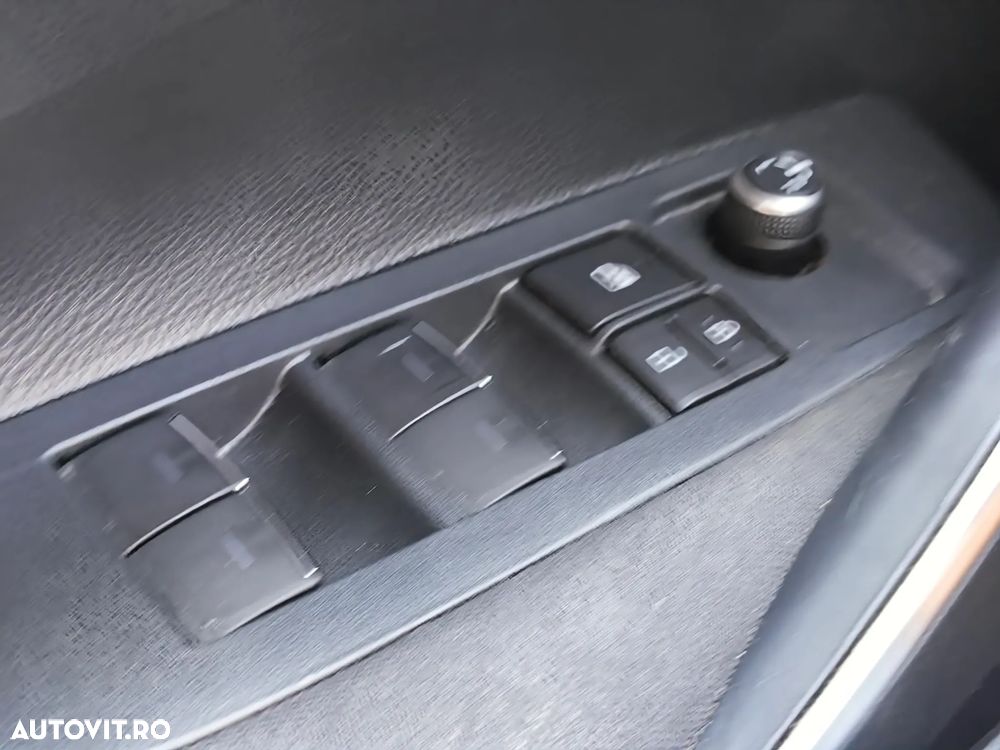 Toyota Corolla 1.8 HSD Dynamic - 30