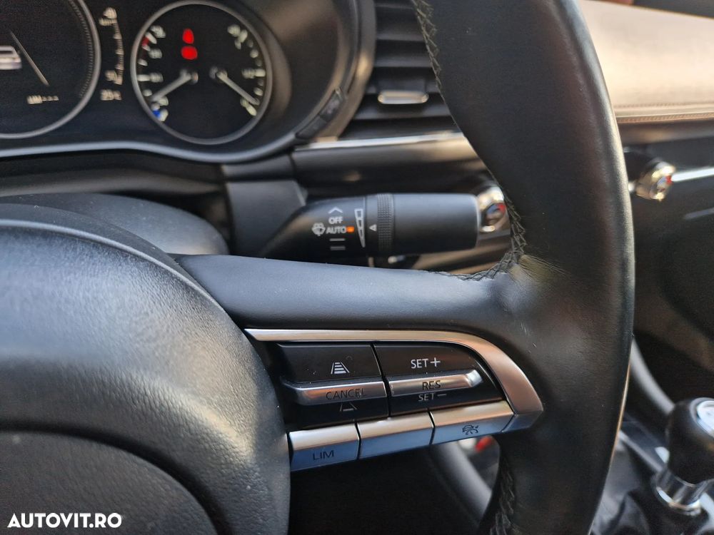Mazda 3 FASTBACK SKYACTIV-X 2.0 M-Hybrid - 12