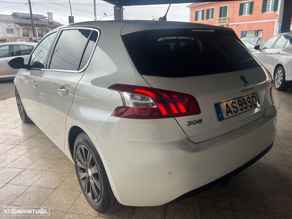 Peugeot 308 PureTech 110 Stop & Start Style - 28