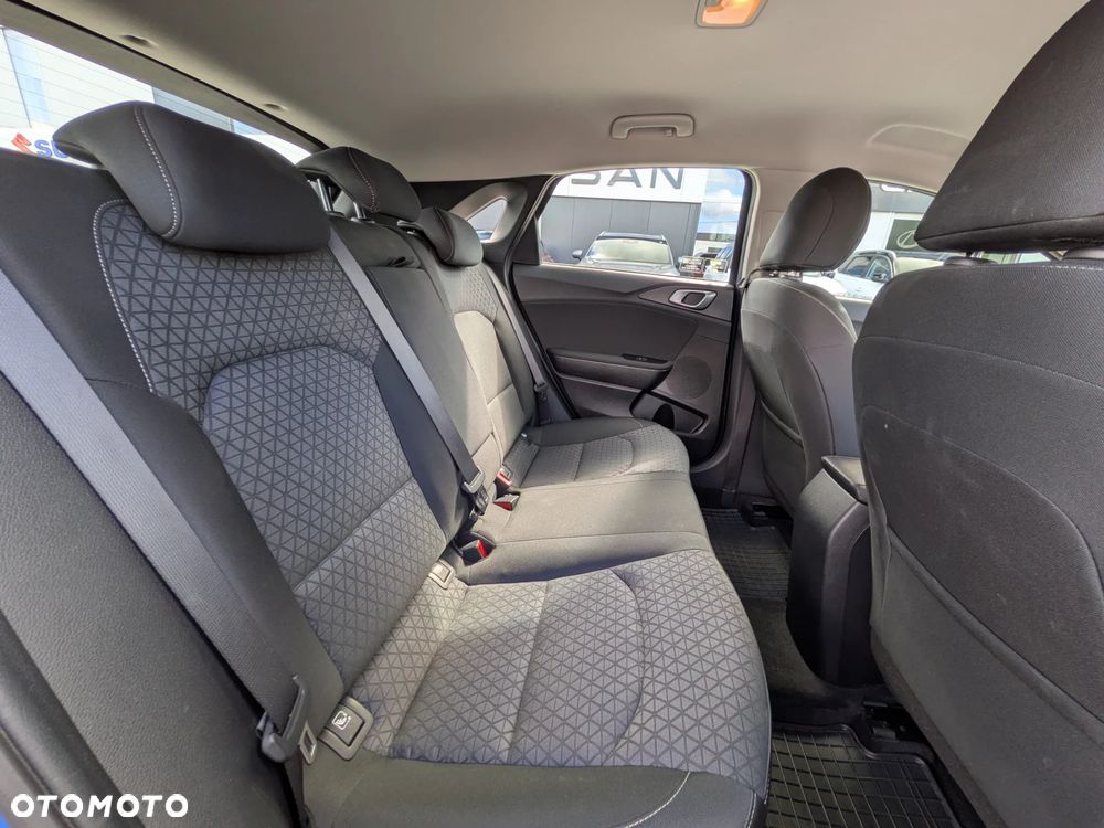 Kia Ceed 1.5 T-GDI M - 23