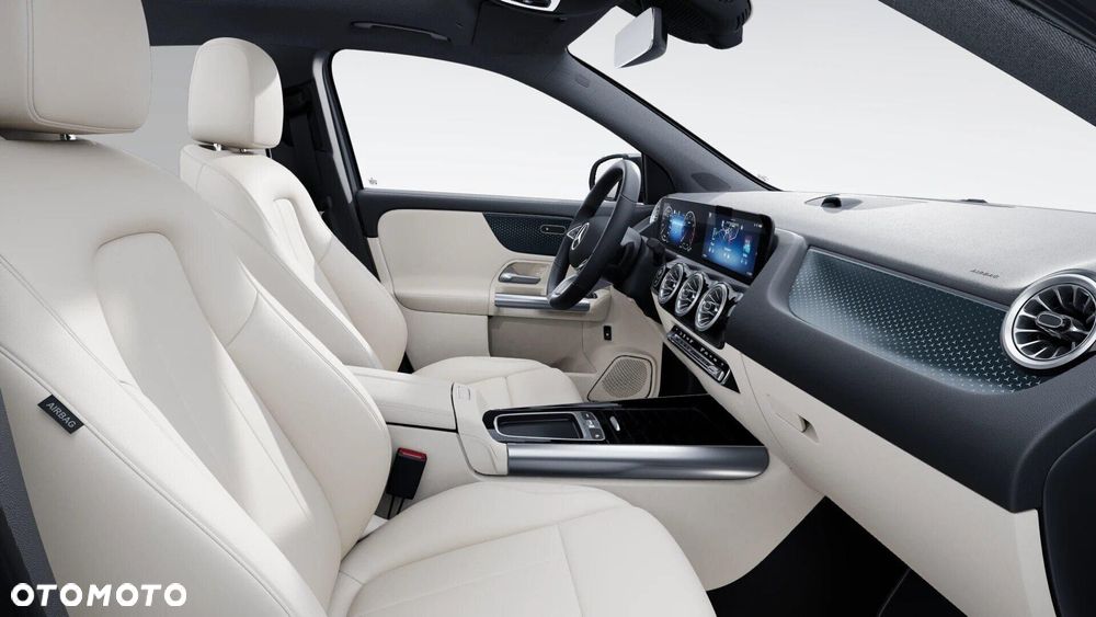 Mercedes-Benz GLA - 11