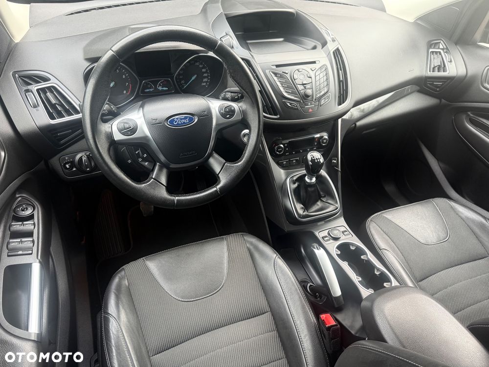 Ford Kuga 1.5 EcoBoost 2x4 Titanium - 8
