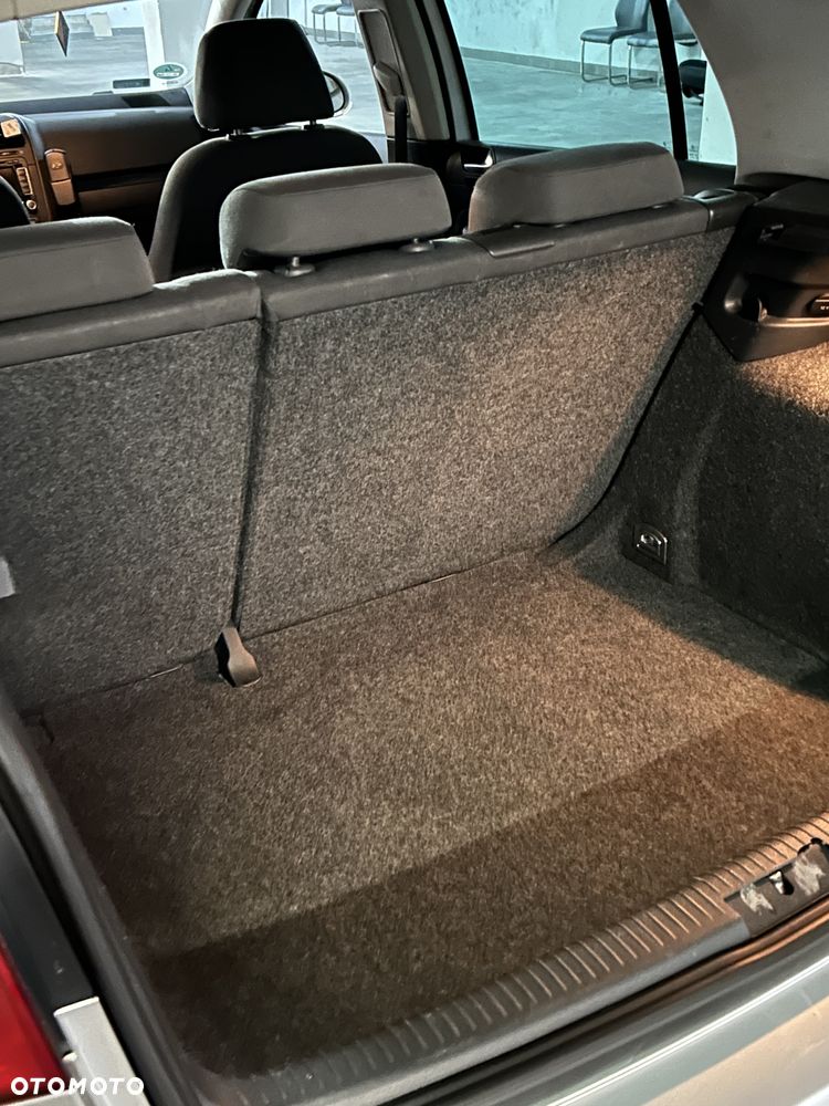 Volkswagen Golf V 2.0 TDI DPF GT Sport - 6