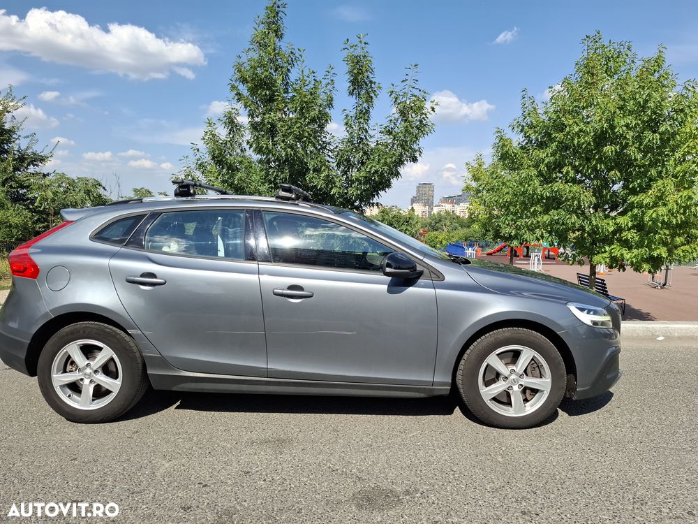 Volvo V40 T3 Aut. Momentum - 4