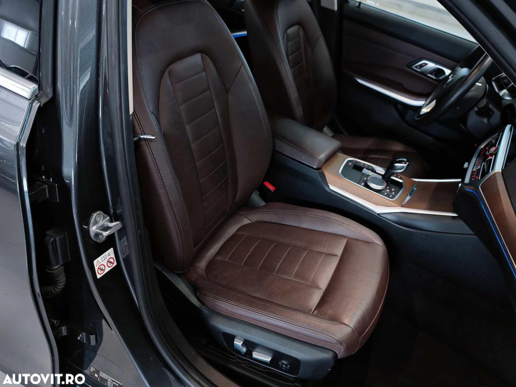 BMW Seria 3 330e Aut. Luxury Line - 9