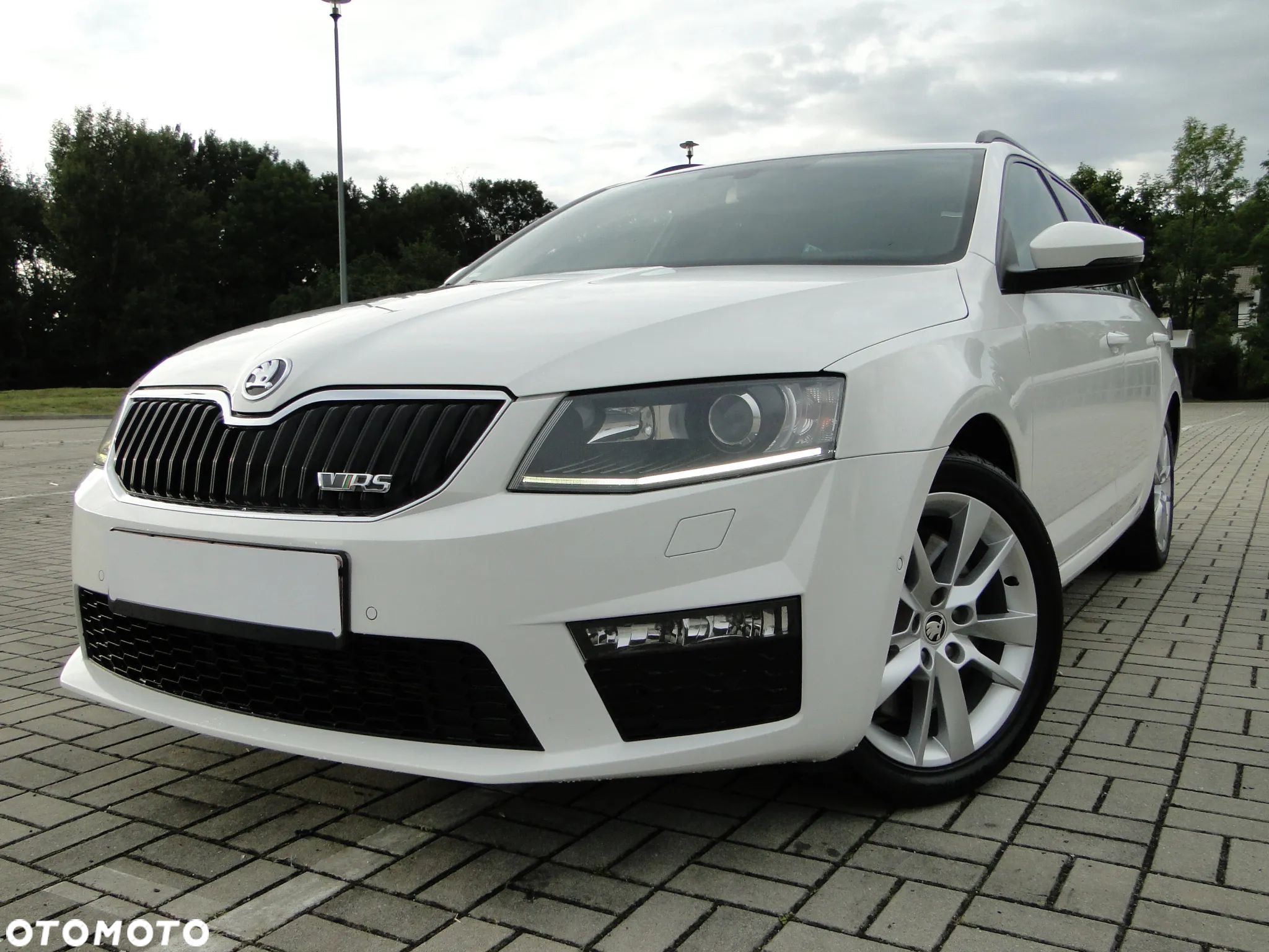 Skoda Octavia Combi 2.0 TDI DSG RS - 1