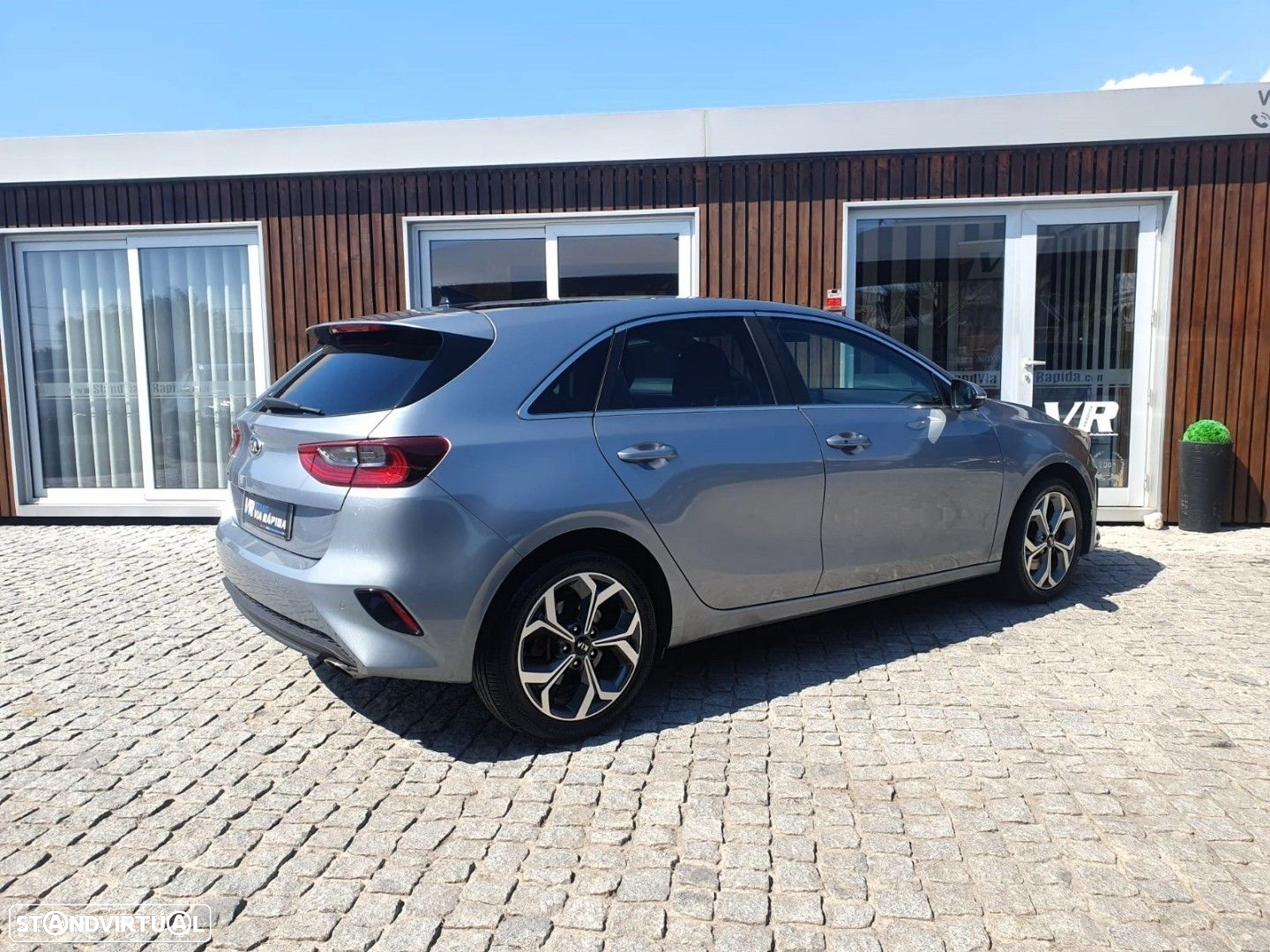 Kia Ceed 1.6 CRDi TX+SRF - 33