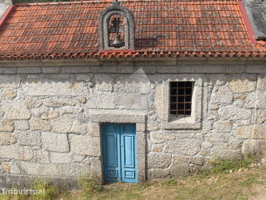 Casa secular com foral e capela. - Grande imagem: 4/25