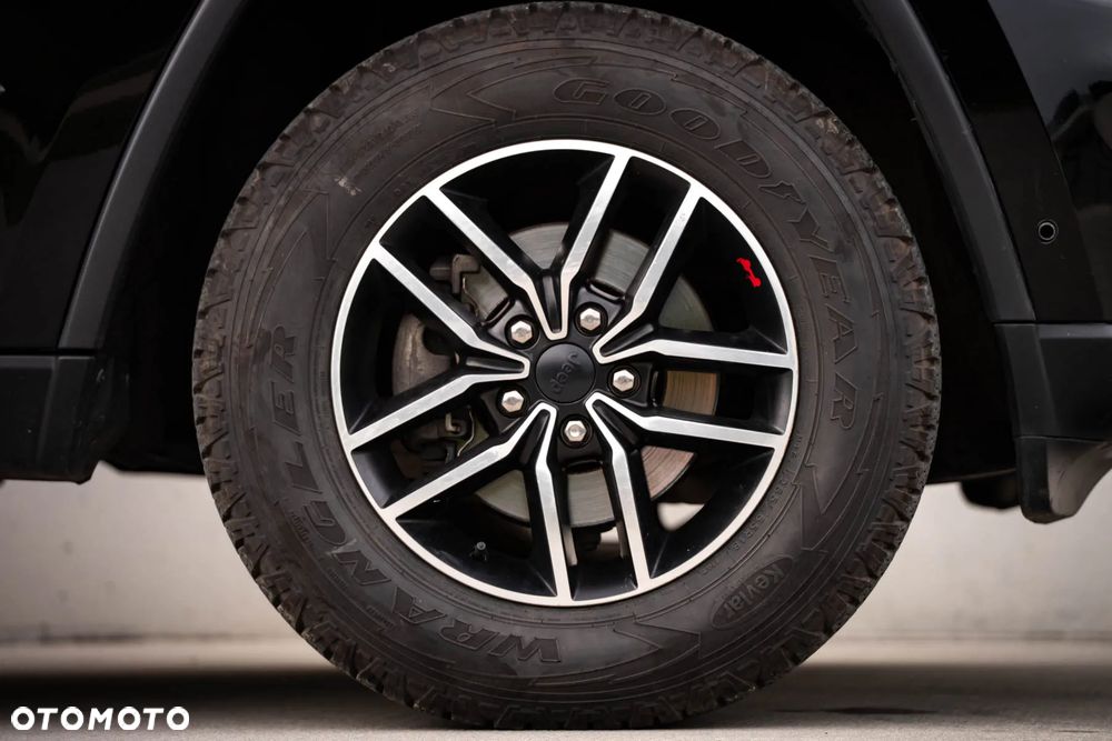 Jeep Grand Cherokee - 8