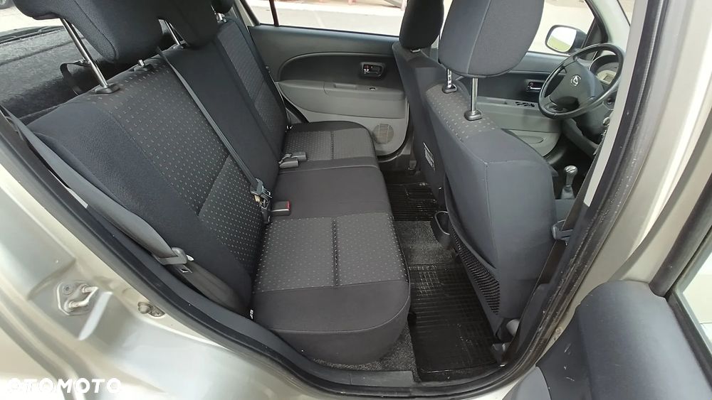 Daihatsu Sirion - 15