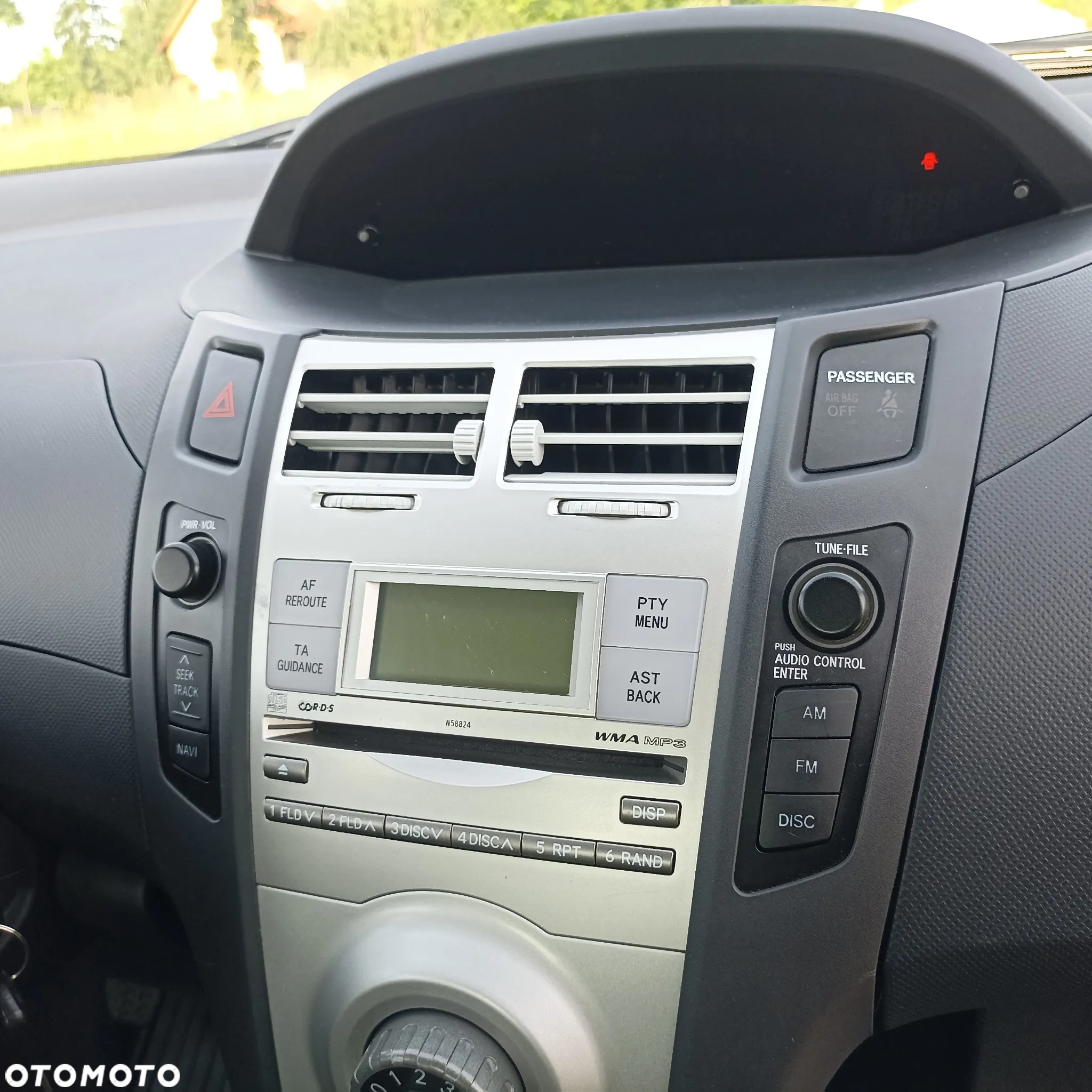 Toyota Yaris 1.3 Prestige - 22