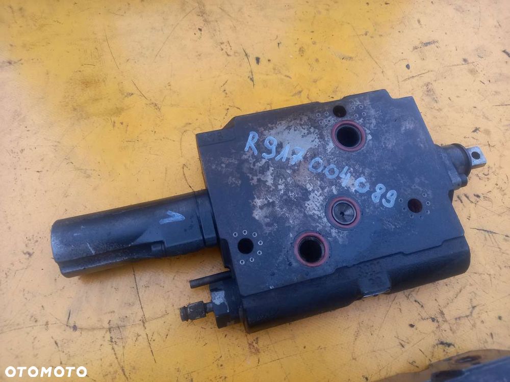 Rozdzielacz sekcja New Holland T7.230 - 2