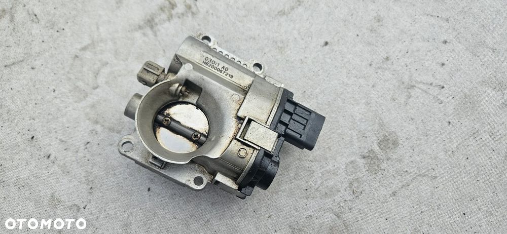 Przepustnica Renault Clio II Thalia I 1,2 16V 2001r H8200067219 - 2