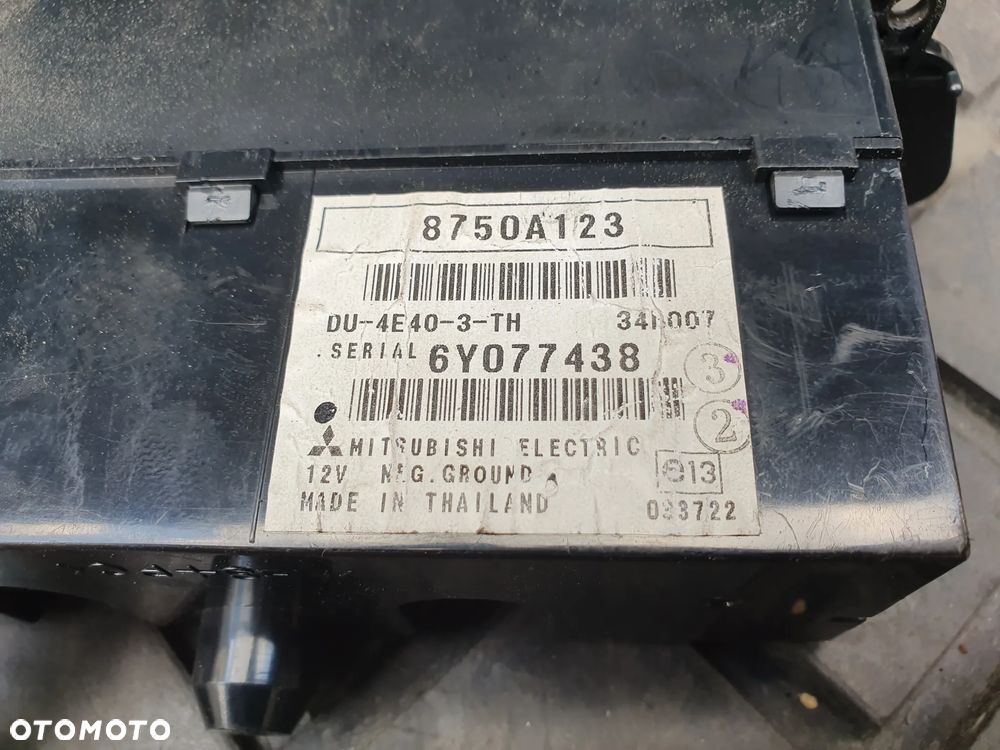 WYŚWIETLACZ MITSUBISHI COLT VI Z30 8750A123 EUROPA - 4