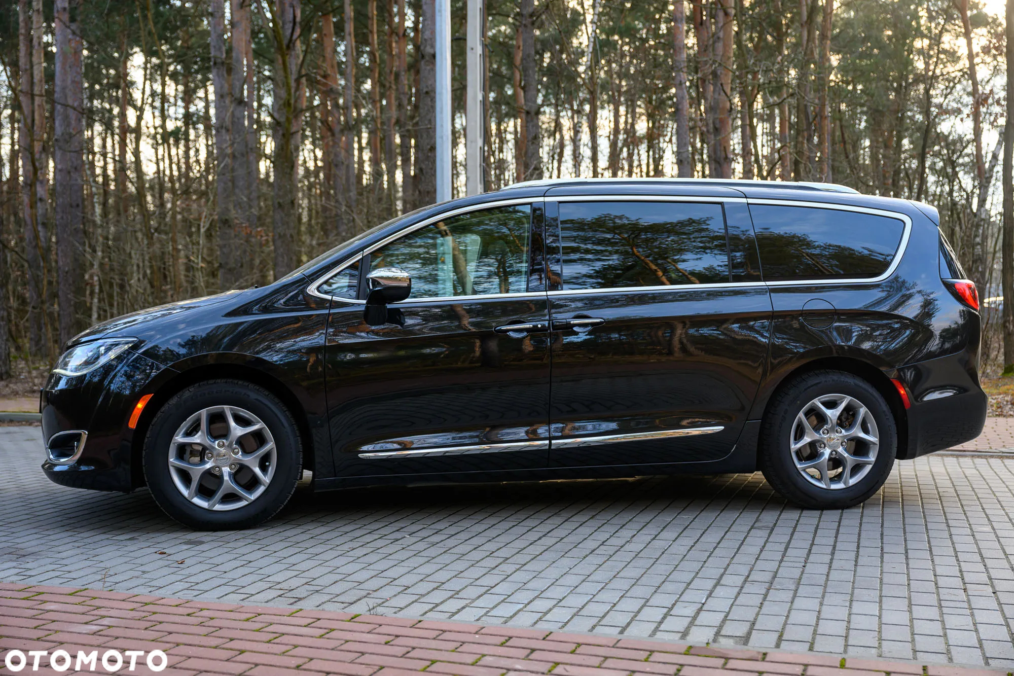 Chrysler Pacifica - 6