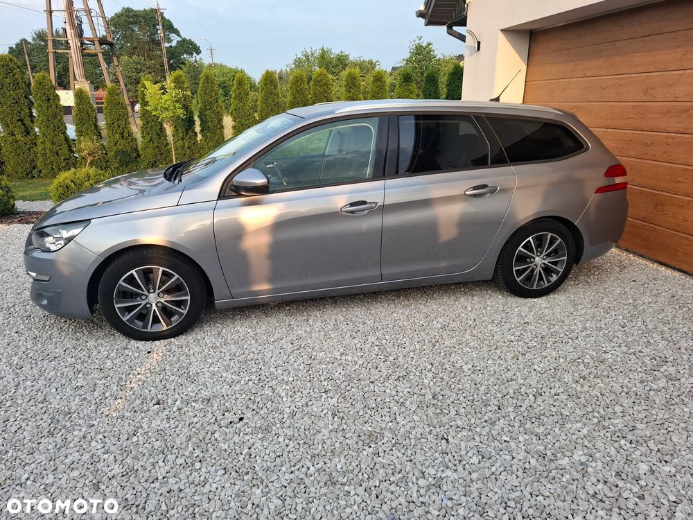 Peugeot 308 1.6 BlueHDi Allure S&S - 28