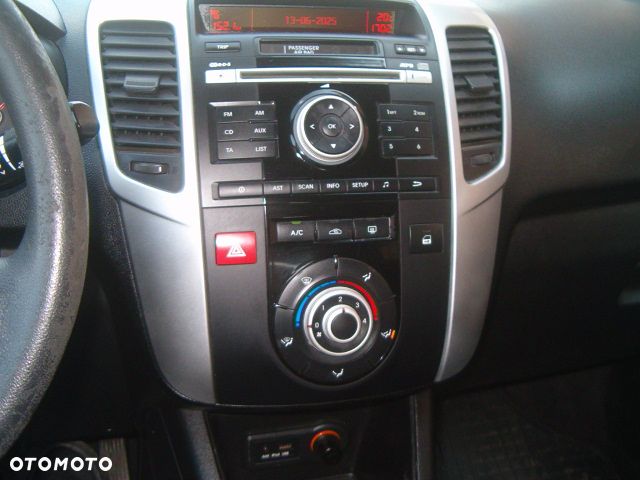 Kia Venga - 25
