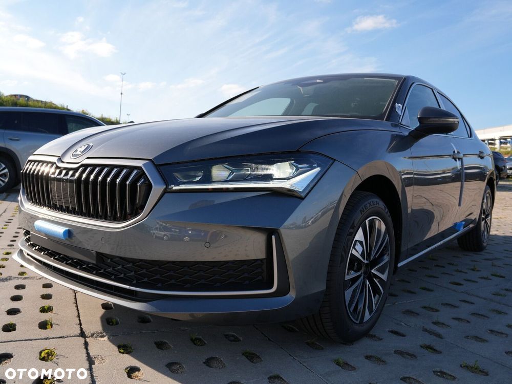 Skoda Superb 2.0 TDI SCR 4x4 Drive DSG - 9