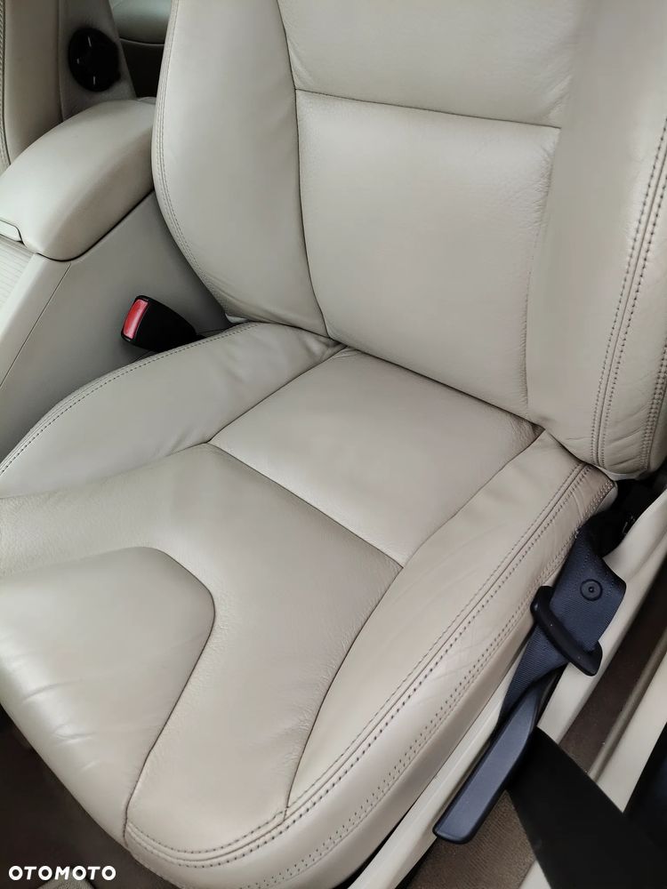 Volvo XC 60 D4 R-Design Kinetic - 25