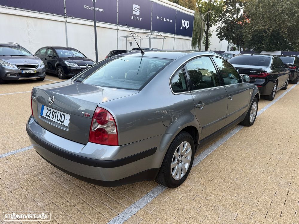VW Passat 1.9 TDi Confortline 6V - 4