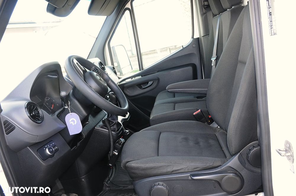 Mercedes-Benz Sprinter - 6