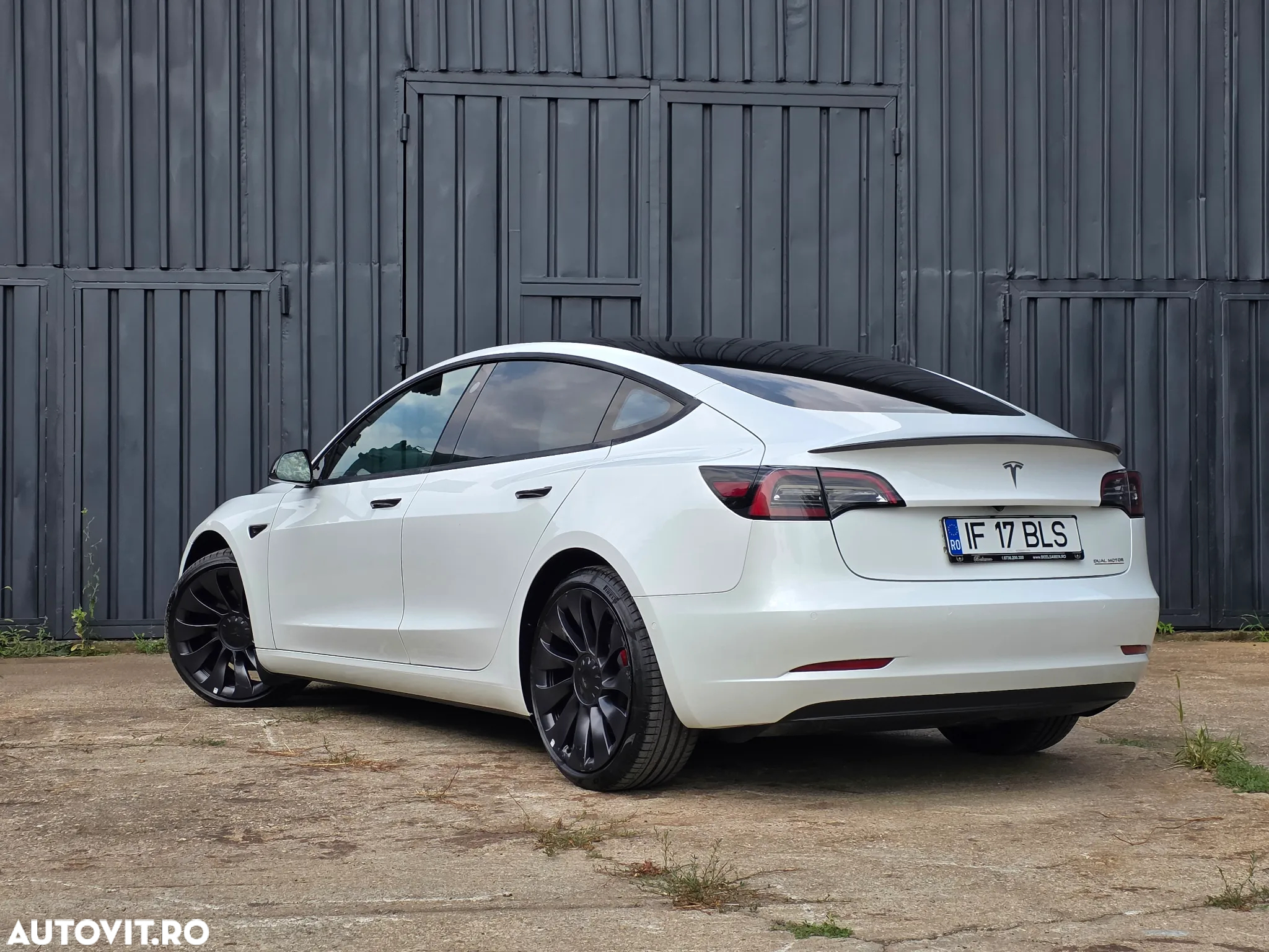 Tesla Model 3 Performance - 2