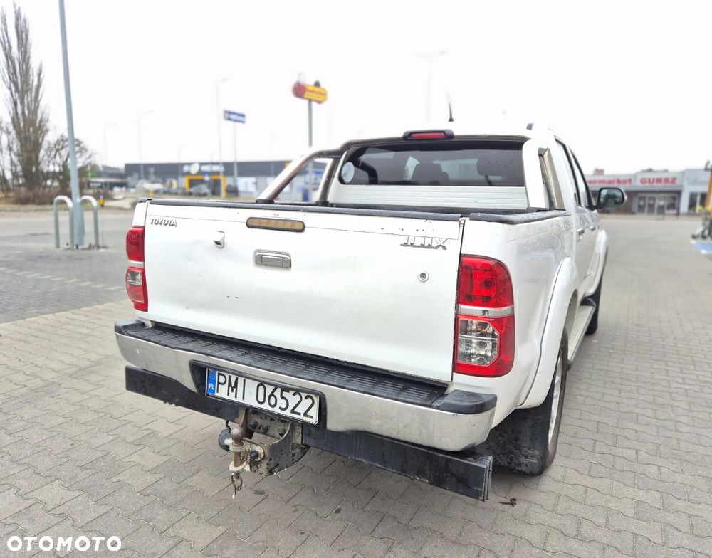 Toyota Hilux 3.0 D-4D SR5 - 5