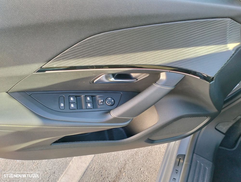 Peugeot 2008 1.2 PureTech GT EAT8 - 14