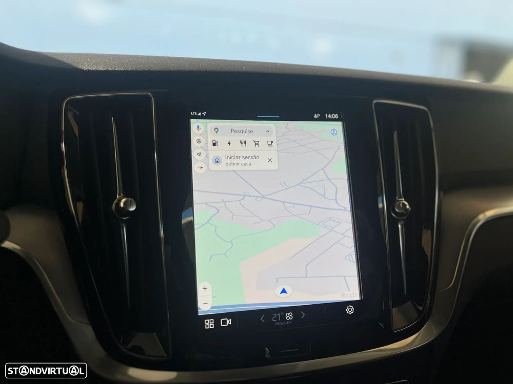 Volvo XC 60 2.0 T6 PHEV Core AWD - 28