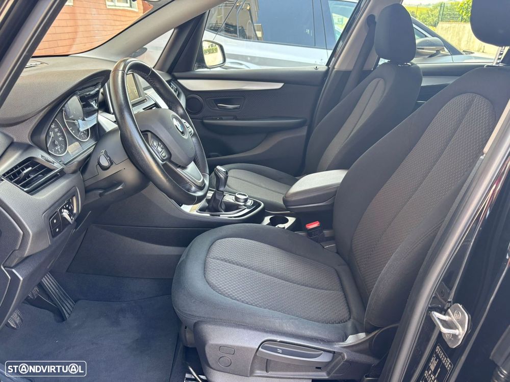 BMW 216 Active Tourer d Line Sport - 21