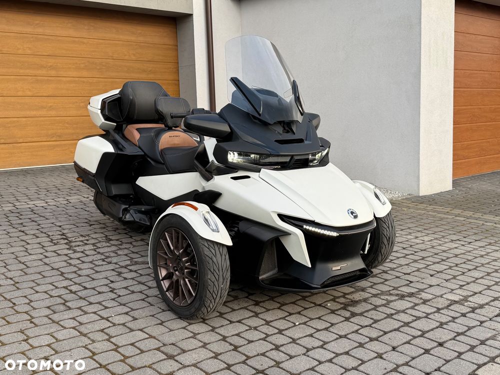 Can-Am Spyder - 1