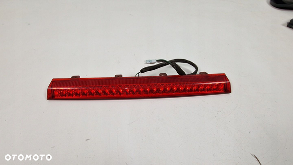 HYUNDAI SANTA FE 2 II 06-09 TRZECIE ŚWIATŁO STOP ŁADNE 92700-2B0