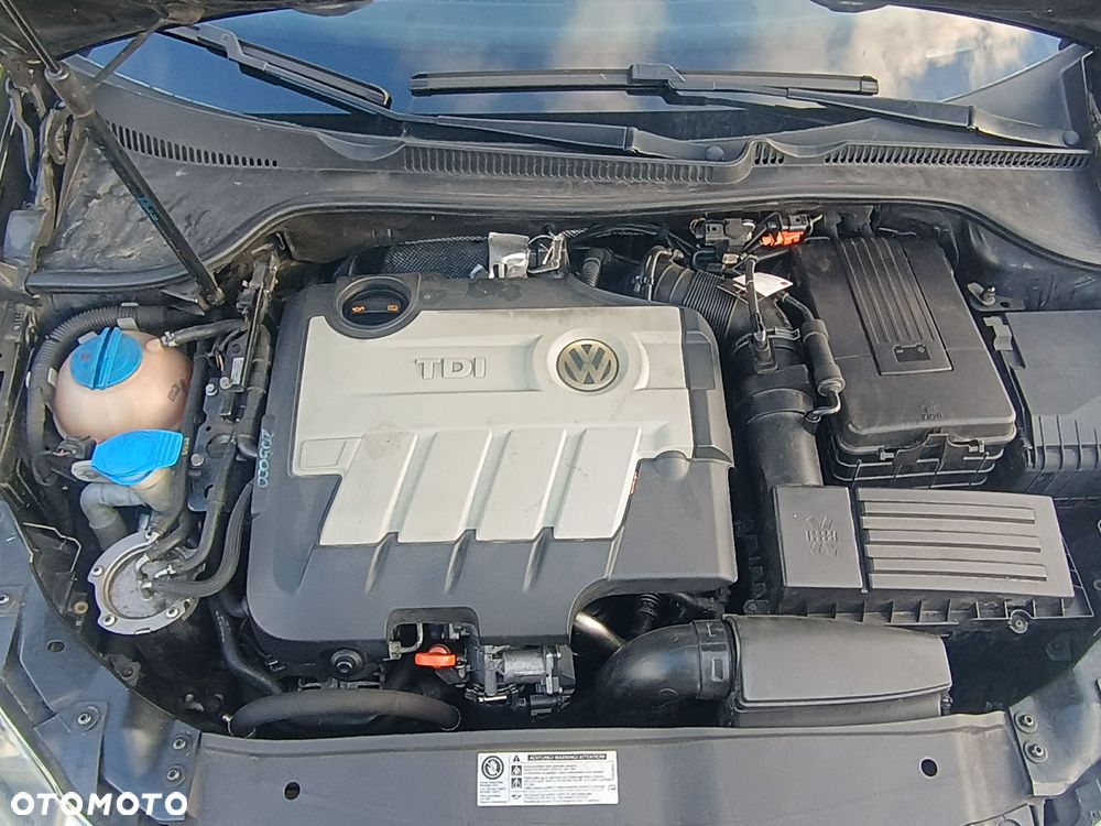 Volkswagen Golf 2.0 TDI Highline - 14