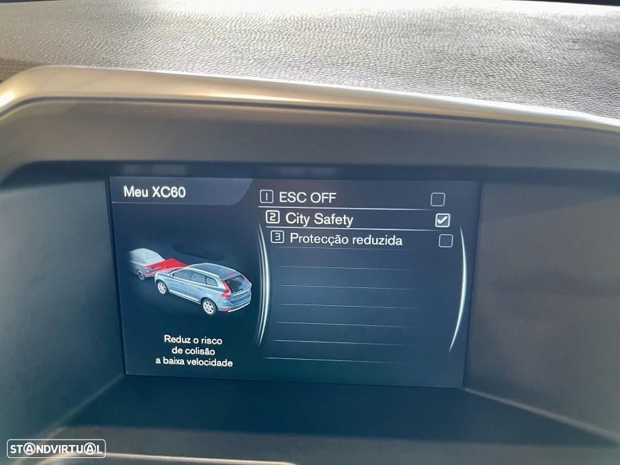 Volvo XC 60 2.0 D4 Momentum Geartronic - 18