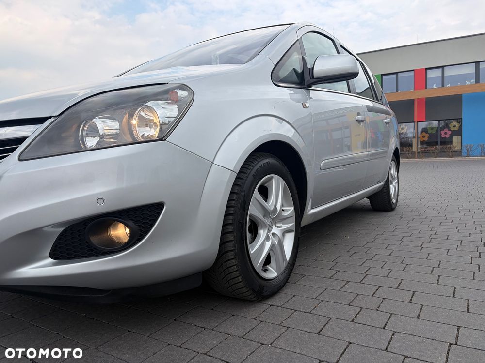 Opel Zafira 1.8 Enjoy - 11