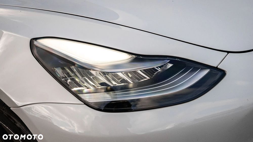 Tesla Model 3 - 29