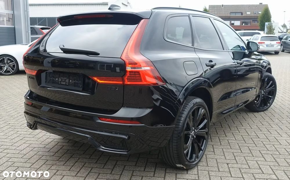 Volvo XC 60 B5 B AWD Plus Black Edition - 2
