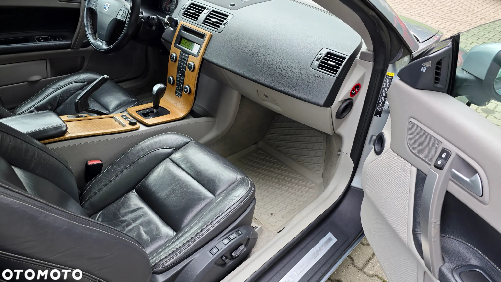 Volvo C70 2.4D5 Summum - 4