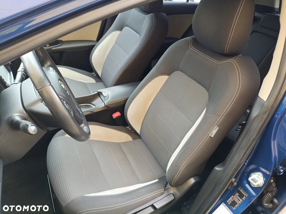 Toyota Avensis 2.0 D-4D Active Business - 3