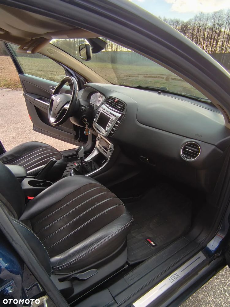 Lancia Delta 1.4 MultiAir 16v Gold - 8