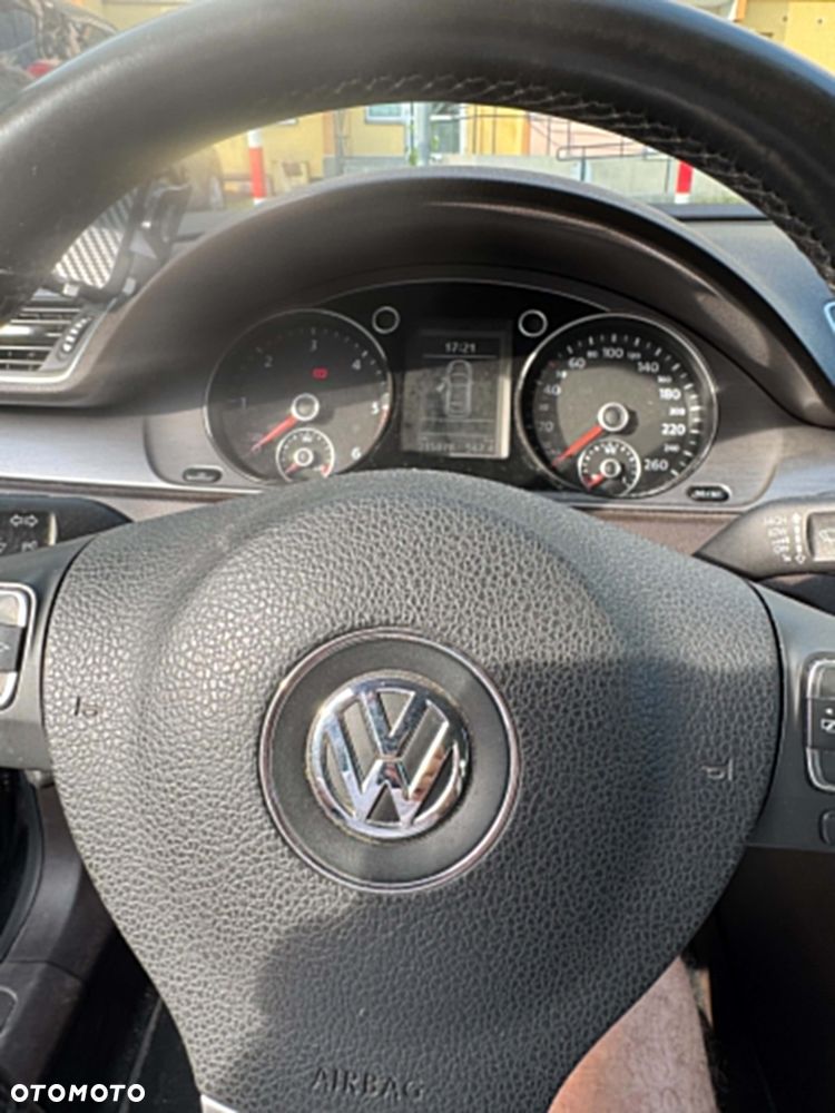 Volkswagen Passat 2.0 TDI Comfortline - 10