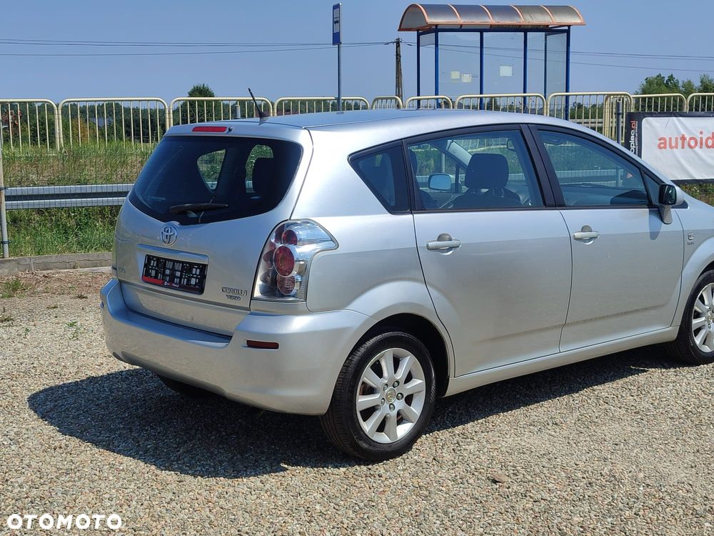 Toyota Corolla Verso - 11