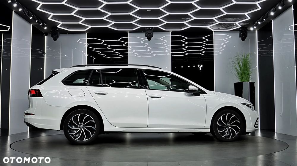 Volkswagen Golf VIII 2.0 TDI Life - 11