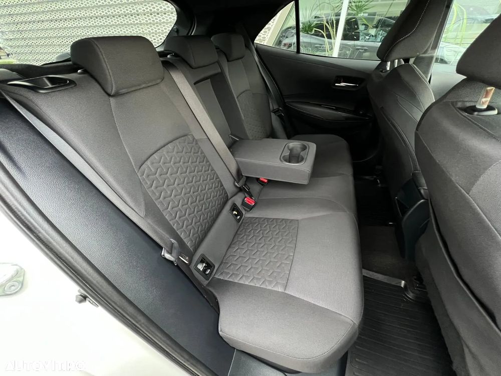 Toyota Corolla 1.8 HSD Dynamic Bi-tone - 13