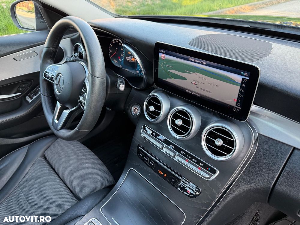 Mercedes-Benz C - 12